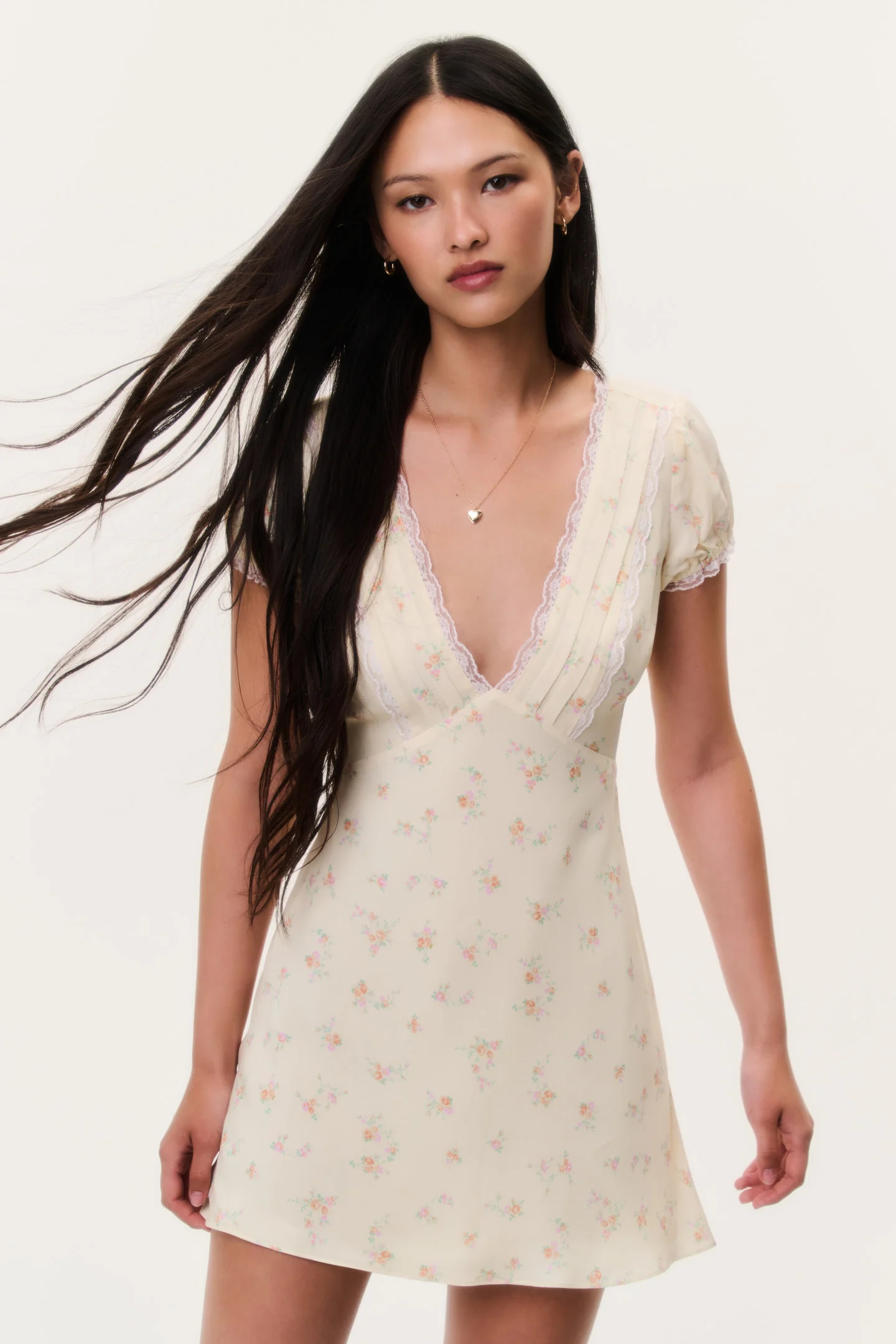 Vestido Mini com Borda de Renda Floral Yasmin