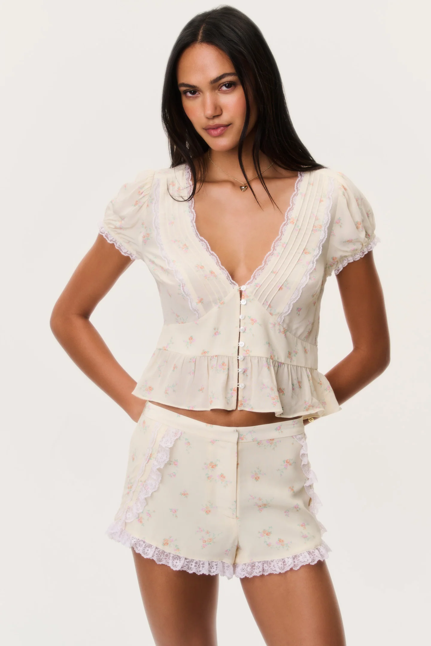 Bermudas Florais com Borda de Renda Adina
