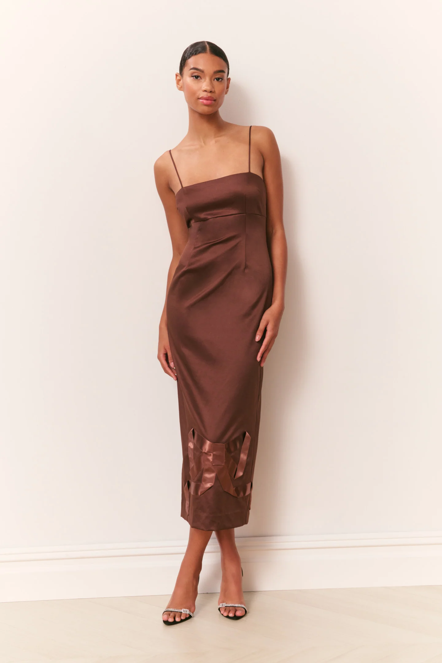 Vestido Midi com Detalhe de Laço em Seda Calise