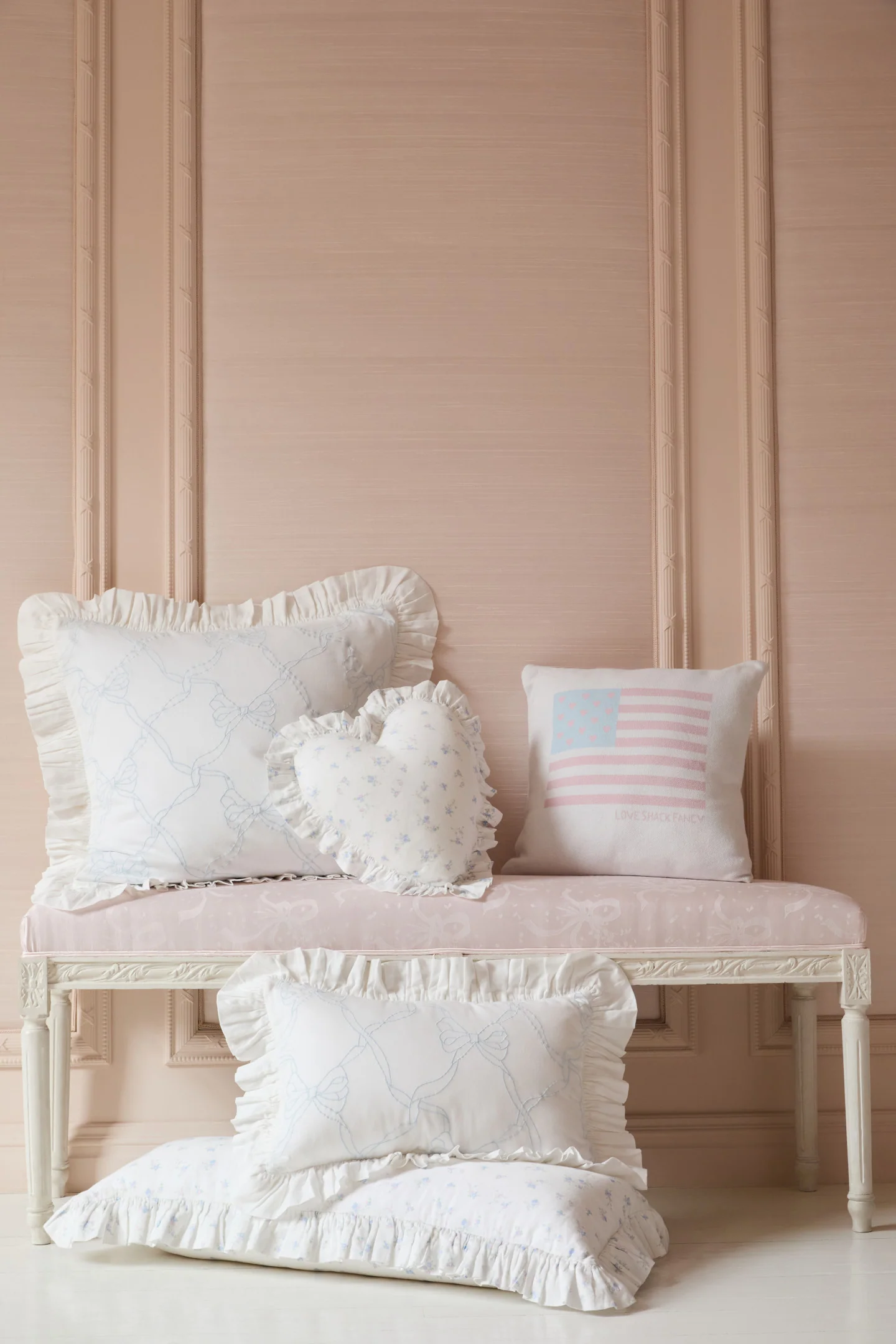 Travesseiro de Decoração com Renda em Forma de Arco