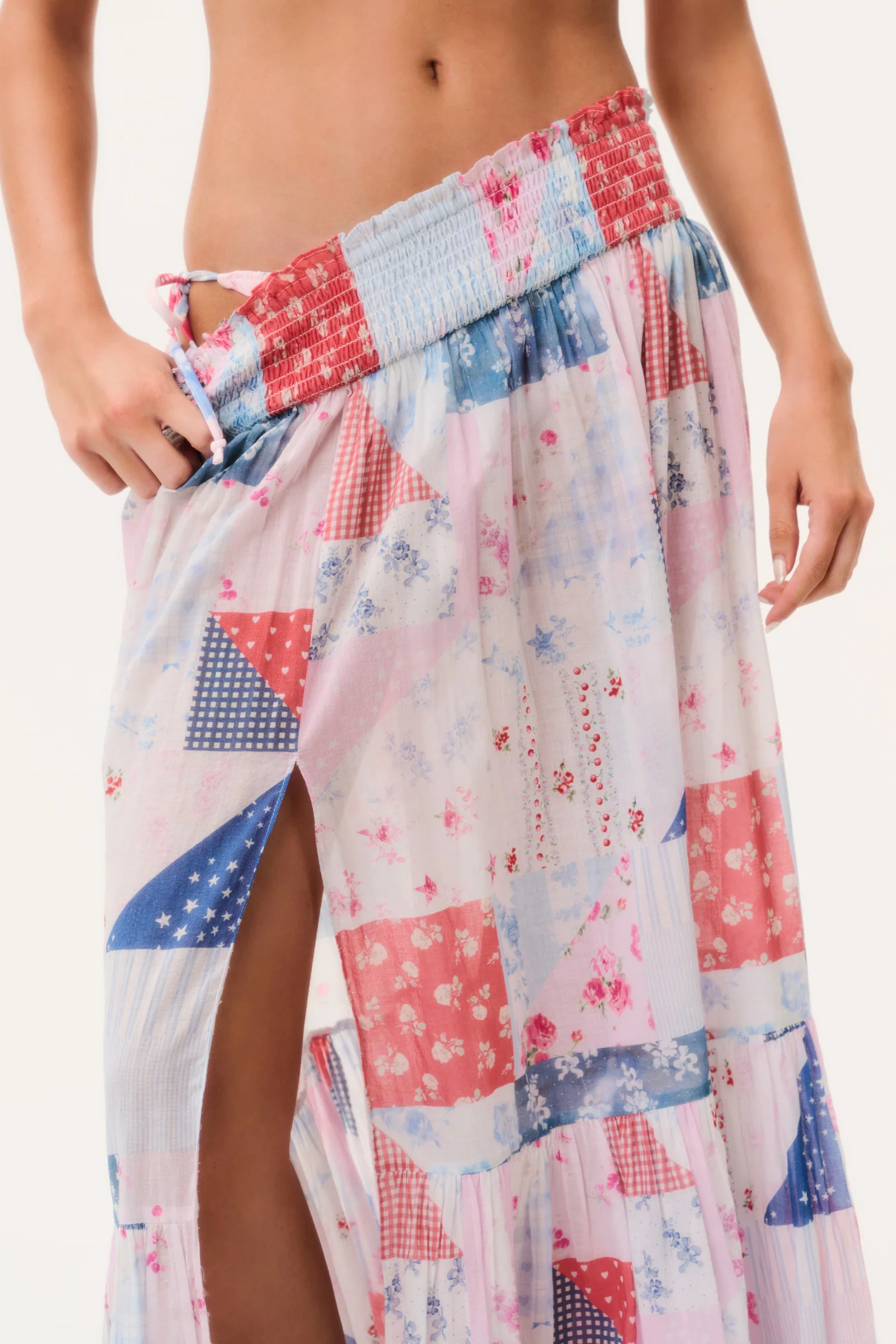 Saia Maxi Estampada em Patchwork Umber