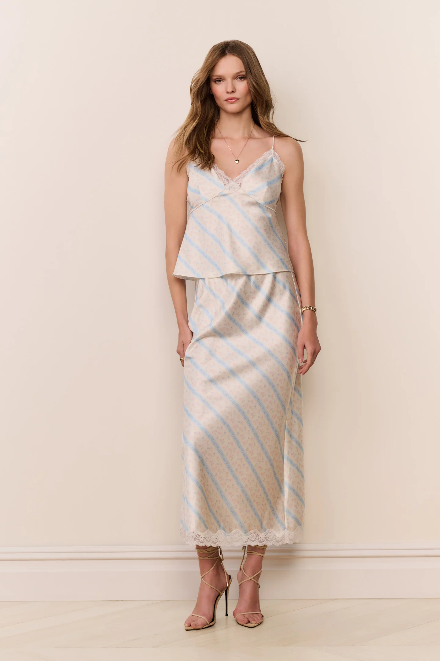 Saia Midi Listrada Floral Kalo